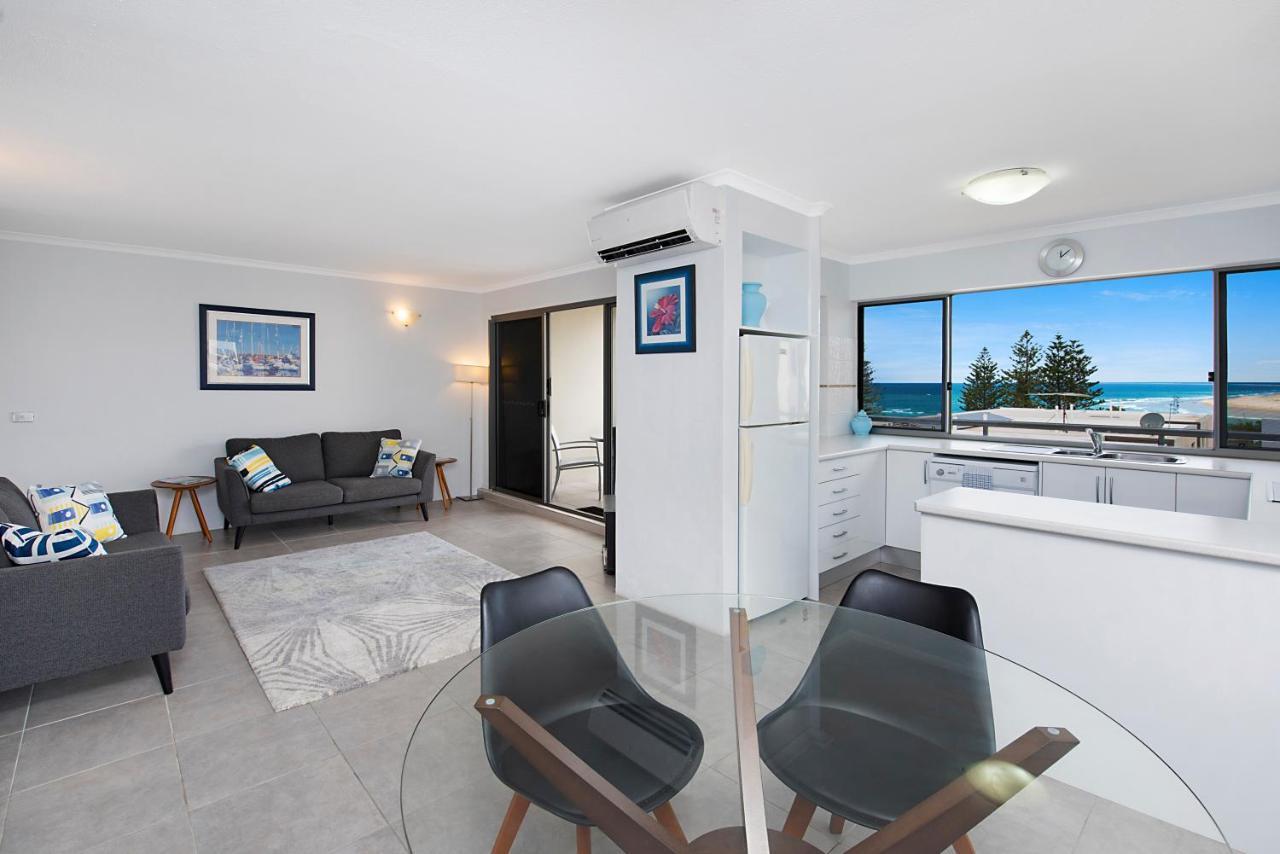 Joanne 3* Caloundra